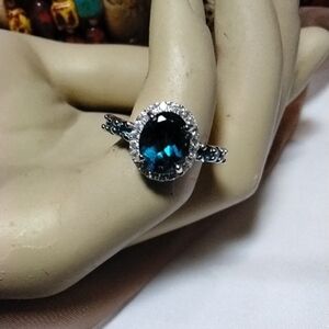 Elegant Silver and Blue Gemstone Ring